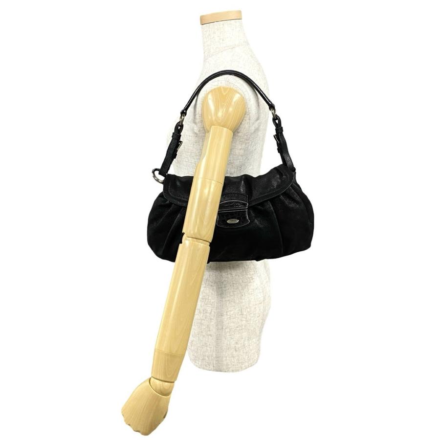 PRADA（プラダ） 極 美品 カード有り 希少品 ロゴ金具 レザー 本革