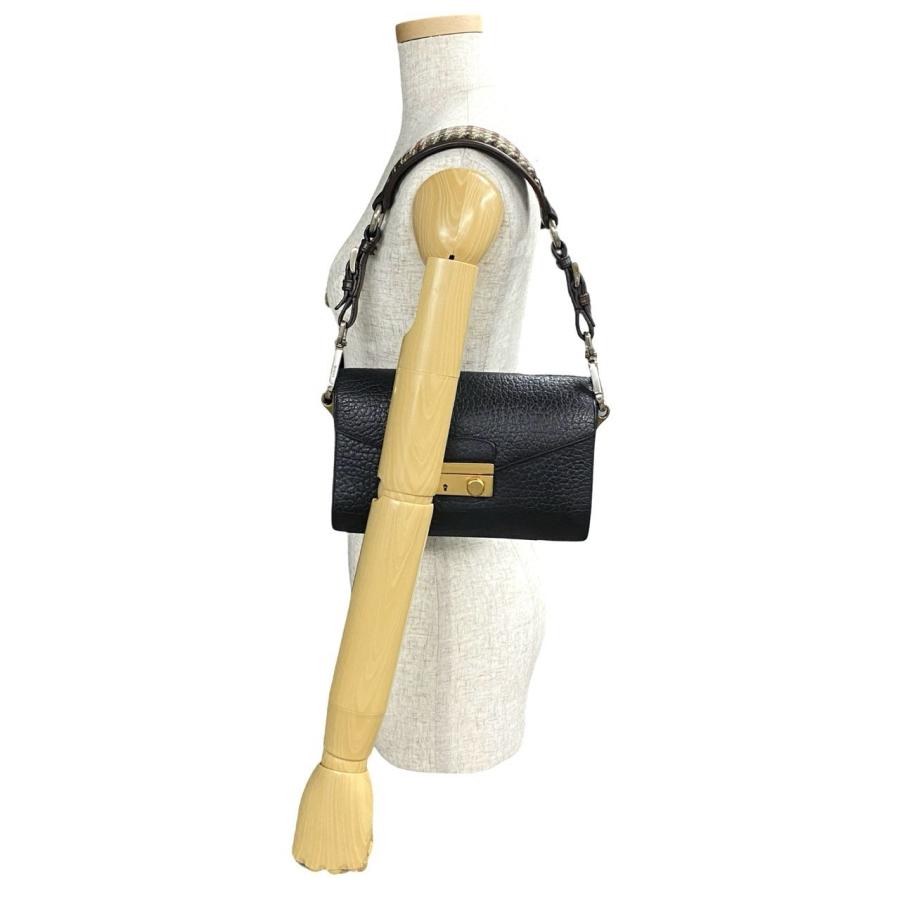 PRADA（プラダ） 極 美品 鍵付き ロゴ 金具 レザー 本革 ツイード セミ