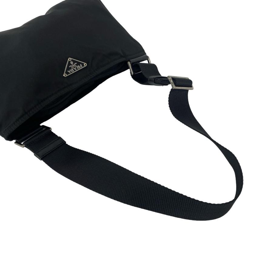 PRADA（プラダ） 極 美品 三角ロゴ トライアングル 金具 テスート
