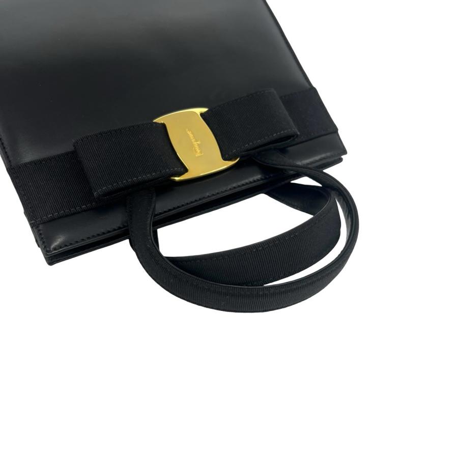 極 美品 Salvatore Ferragamo サルヴァトーレフェラガモ ヴァラリボン