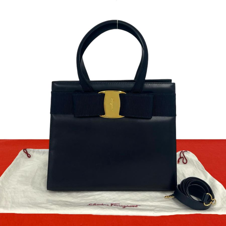 極 美品 袋付き Salvatore Ferragamo サルヴァトーレフェラガモ ヴァラ