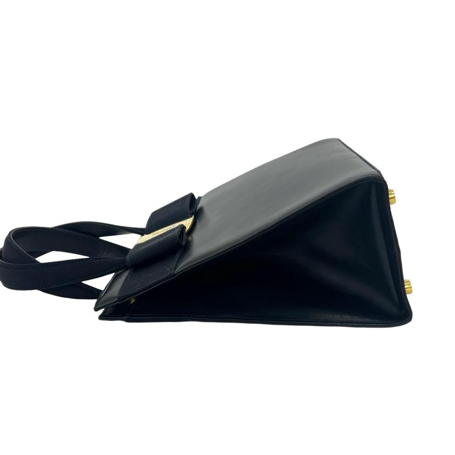 極 美品 袋付き Salvatore Ferragamo サルヴァトーレフェラガモ ヴァラ