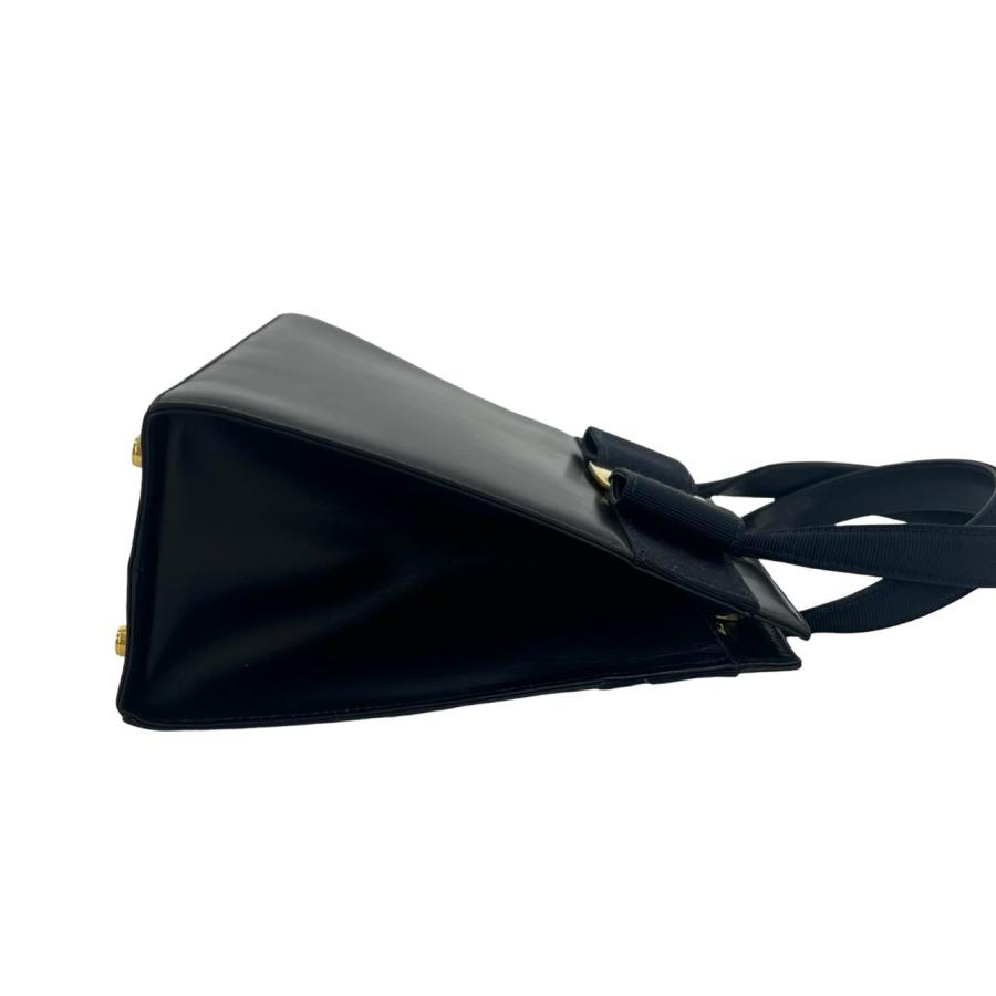 極 美品 袋付き Salvatore Ferragamo サルヴァトーレフェラガモ ヴァラ