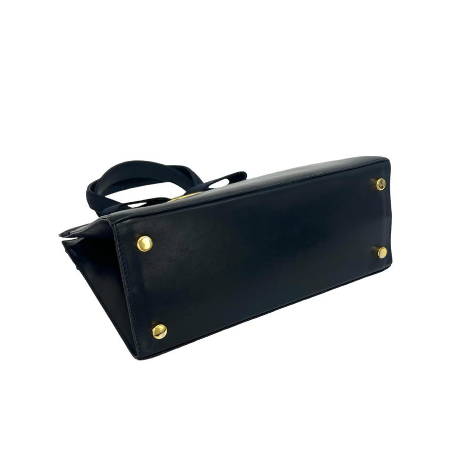 極 美品 袋付き Salvatore Ferragamo サルヴァトーレフェラガモ ヴァラ 
