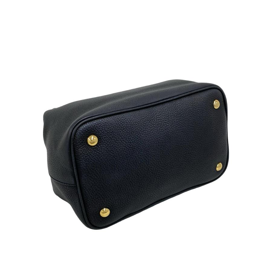 miu miu（ミュウミュウ） 極 美品 保存袋付き ロゴ 金具 レザー 本革