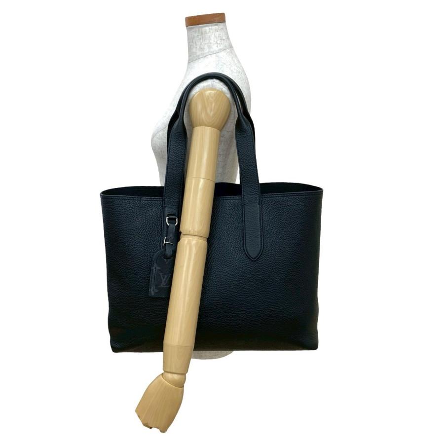 【極美品】ルイヴィトン カバ ヴォワヤージュ トリヨン レザー ノワール 大容量 ルイヴィトン トリヨンレザー カバ・ヴォワヤージュNV M52817