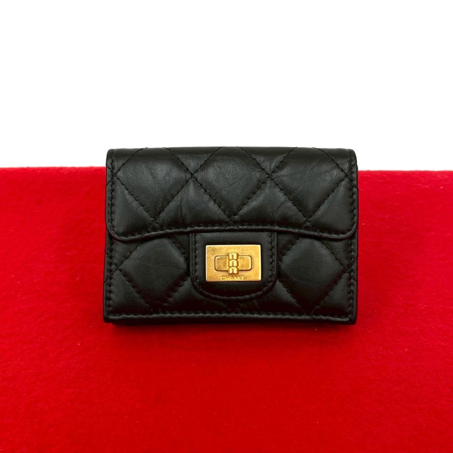 CHANEL 極 美品 シール有 26番台 シャネル マトラッセ 2.55 レザー 本 