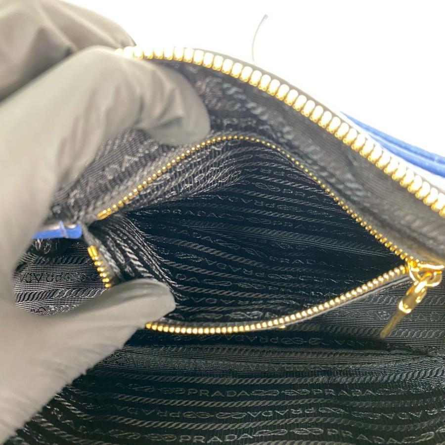 PRADA（プラダ） 極 美品 ロゴ ゴールド 金具 ヴィッテロダイノ レザー