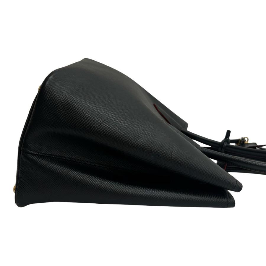 PRADA（プラダ） 極 美品 三角ロゴ 金具 サフィアーノ レザー 2way