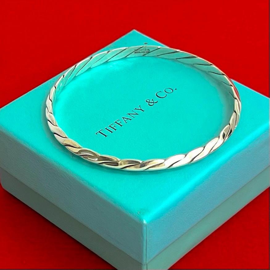 【極美品】ティファニー　ナイフエッジ　ツイスト　バングル　メンズ/レディース TIFFANY&Co. 極 美品 ティファニー ナイフエッジ ツイスト