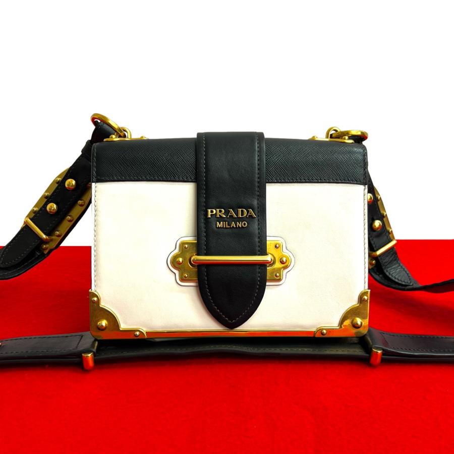 PRADA（プラダ） 極 美品 カイエ ロゴ 金具 レザー サフィアーノ 本革