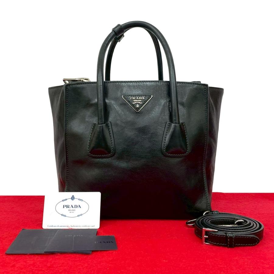 PRADA（プラダ） 極 美品 希少品 三角ロゴ トライアングルロゴ 金具
