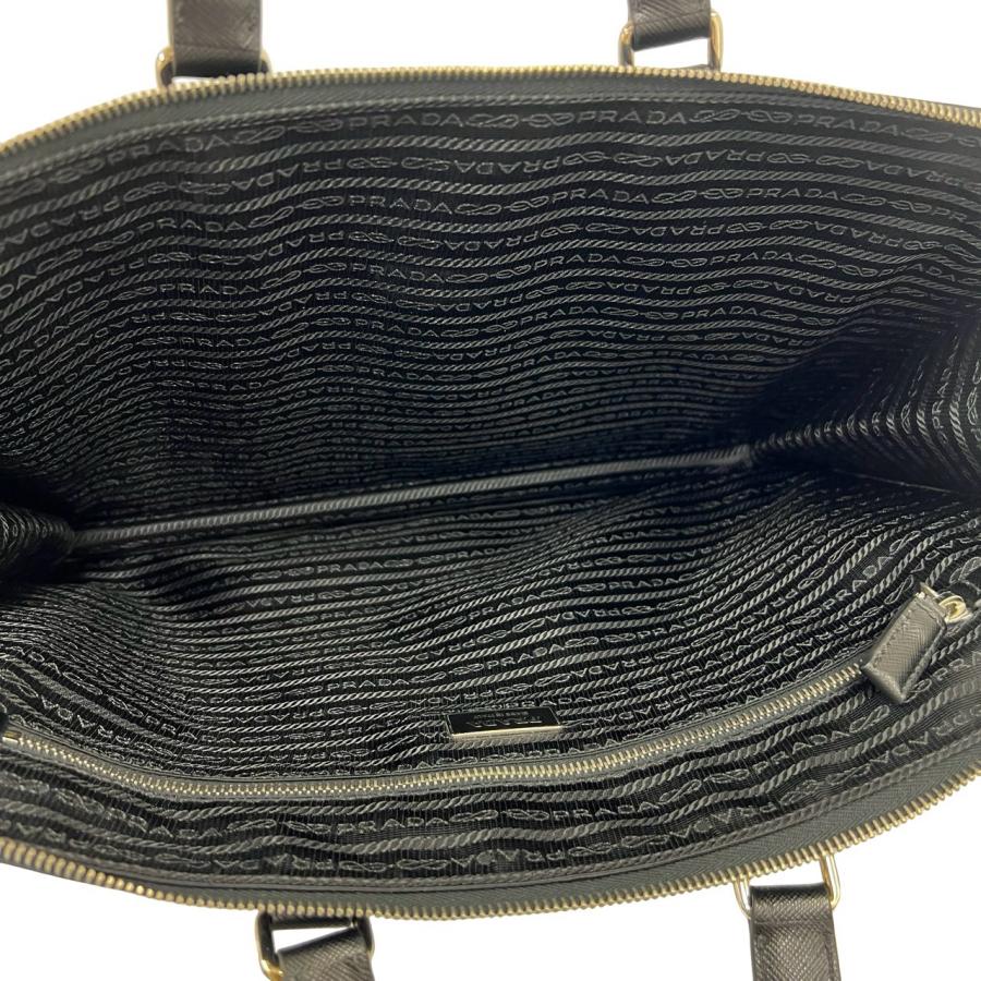 PRADA ビジネスバッグ サフィアーノレザー 三角ロゴ A4◎ ブラック PRADA（プラダ） 極 美品 袋付き 三角ロゴ 金具 サフィアーノ レザー