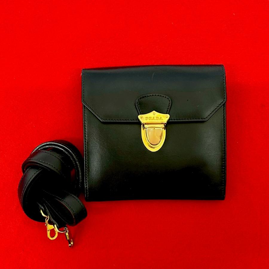 PRADA（プラダ） 極 美品 ロゴ 金具 フラップ レザー 本革 ミニ