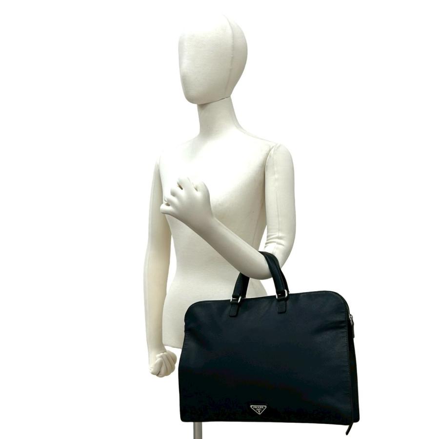 PRADA（プラダ） 極 美品 三角ロゴ 金具 サフィアーノ レザー 本革