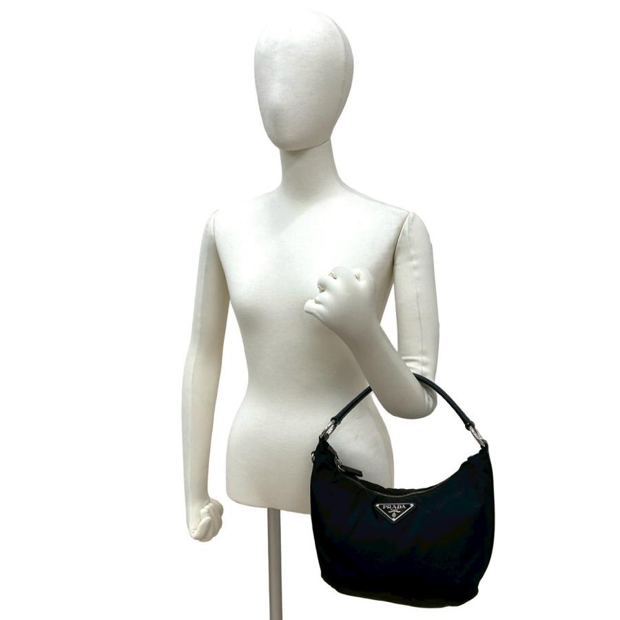 PRADA（プラダ） 極 美品 三角ロゴ プレート 金具 ナイロン