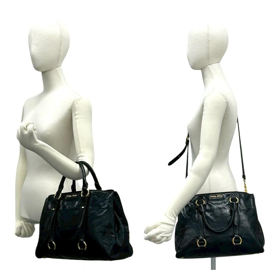 ‼️最終値下げ‼️【美品】miu miu ハンドバッグ miu miu（ミュウミュウ） 極 美品 袋付き ロゴ 金具 レザー 本革 2way