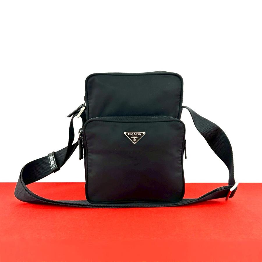 PRADA（プラダ） 極 美品 三角ロゴ 金具 テスート ナイロン レザー 本