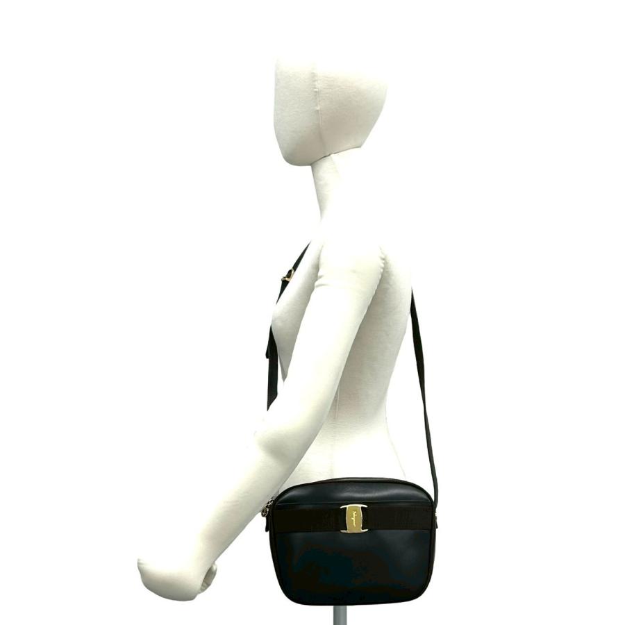 極 美品 Salvatore Ferragamo サルヴァトーレフェラガモ ヴィンテージ ヴァラ 金具 カーフ レザー 本革 ショルダーバッグ ブラウン 29141 極 美品 Salvatore Ferragamo サルヴァトーレフェラガモ ヴィンテージ