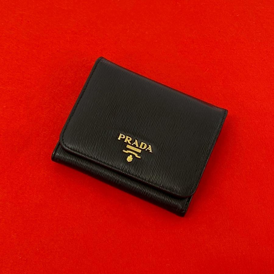 美品☆プラダ☆素敵なお財布 PRADA（プラダ） 極 美品 ロゴ 金具 ヴィッテロムーブ レザー 本革 三