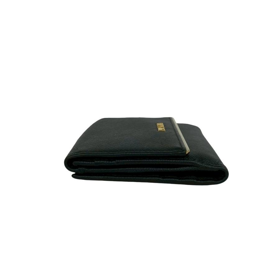 極美✨プラダ ケース ミニ財布 サフィアーノレザー ロゴ金具 ブラック PRADA（プラダ） 極 美品 希少品 ロゴ 金具 サフィアーノ レザー 本革