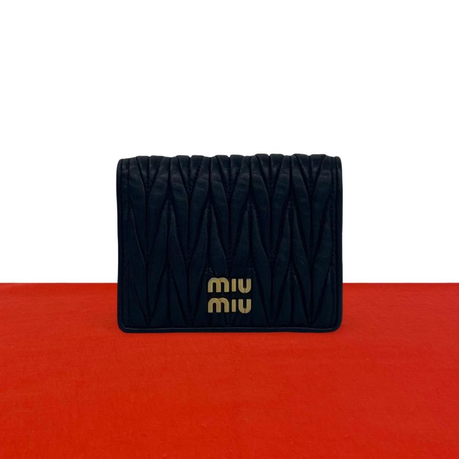 miu miu（ミュウミュウ） 極 美品 ロゴ 金具 マテラッセ レザー 本革
