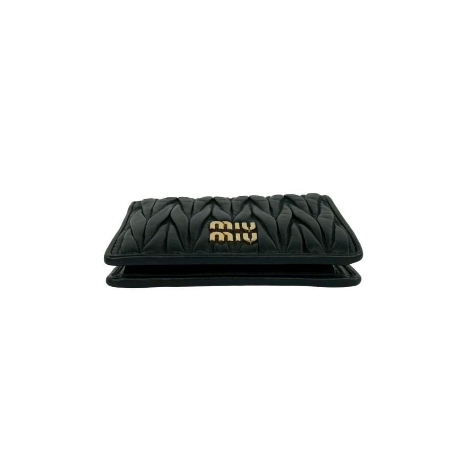 miu miu（ミュウミュウ） 極 美品 ロゴ 金具 マテラッセ レザー 本革