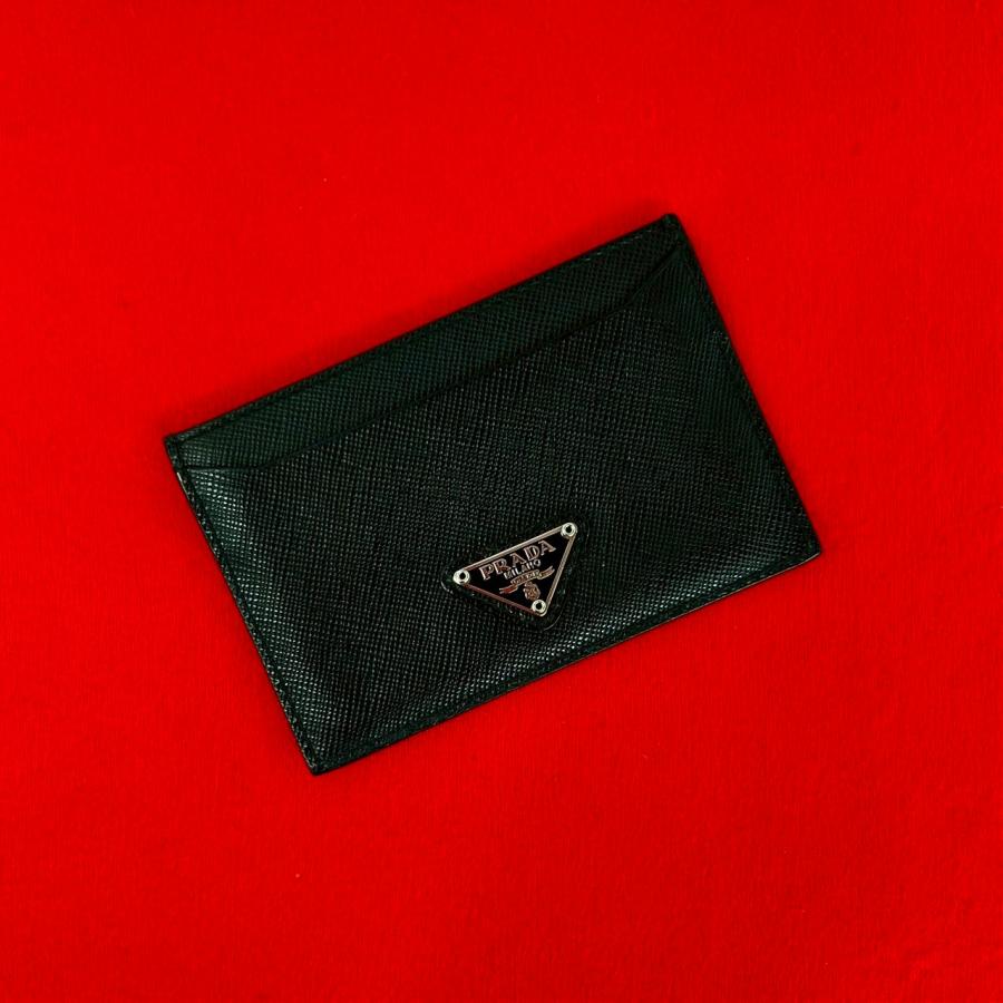 PRADA（プラダ） 極 美品 三角ロゴ プレート 金具 サフィアーノ レザー