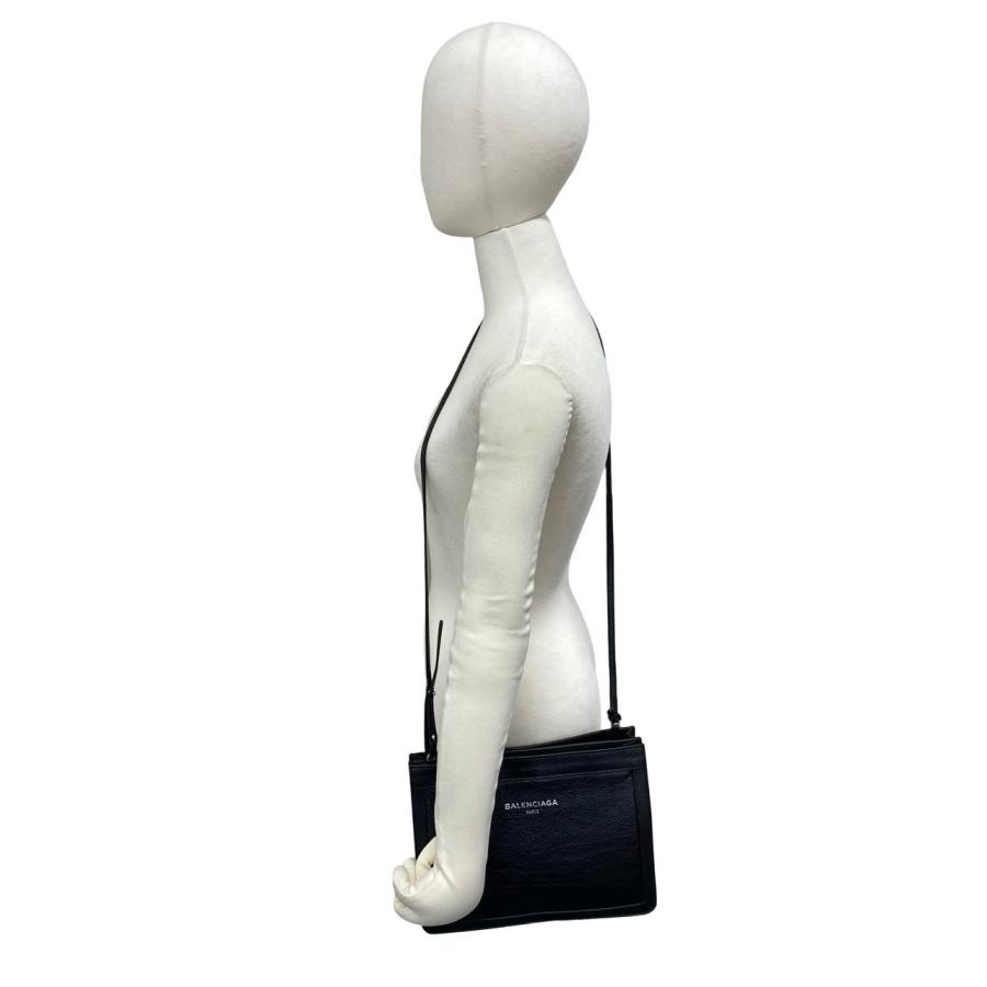 BALENCIAGA（バレンシアガ） 極 美品 ネイビーポシェット レザー 本革