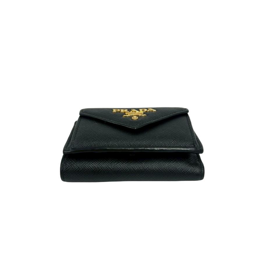 極美品✨ PRADA プラダ 三つ折り財布 サフィアーノ ブラック コンパクト PRADA（プラダ） 極 美品 ロゴ 金具 サフィアーノ レザー 本革 三