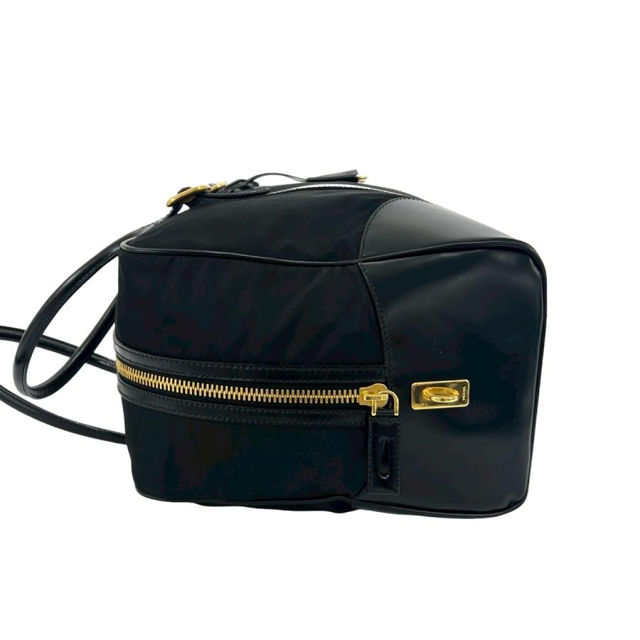 PRADA（プラダ） 極 美品 三角 ロゴ トライアングル プレート 金具