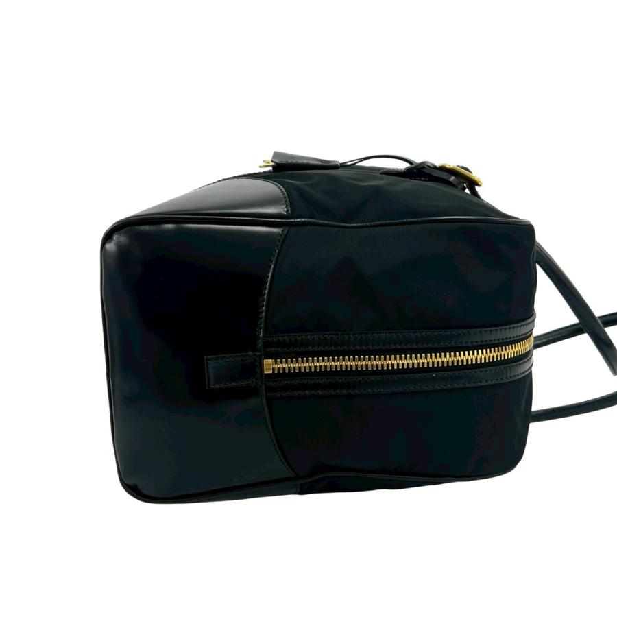 PRADA（プラダ） 極 美品 三角 ロゴ トライアングル プレート 金具