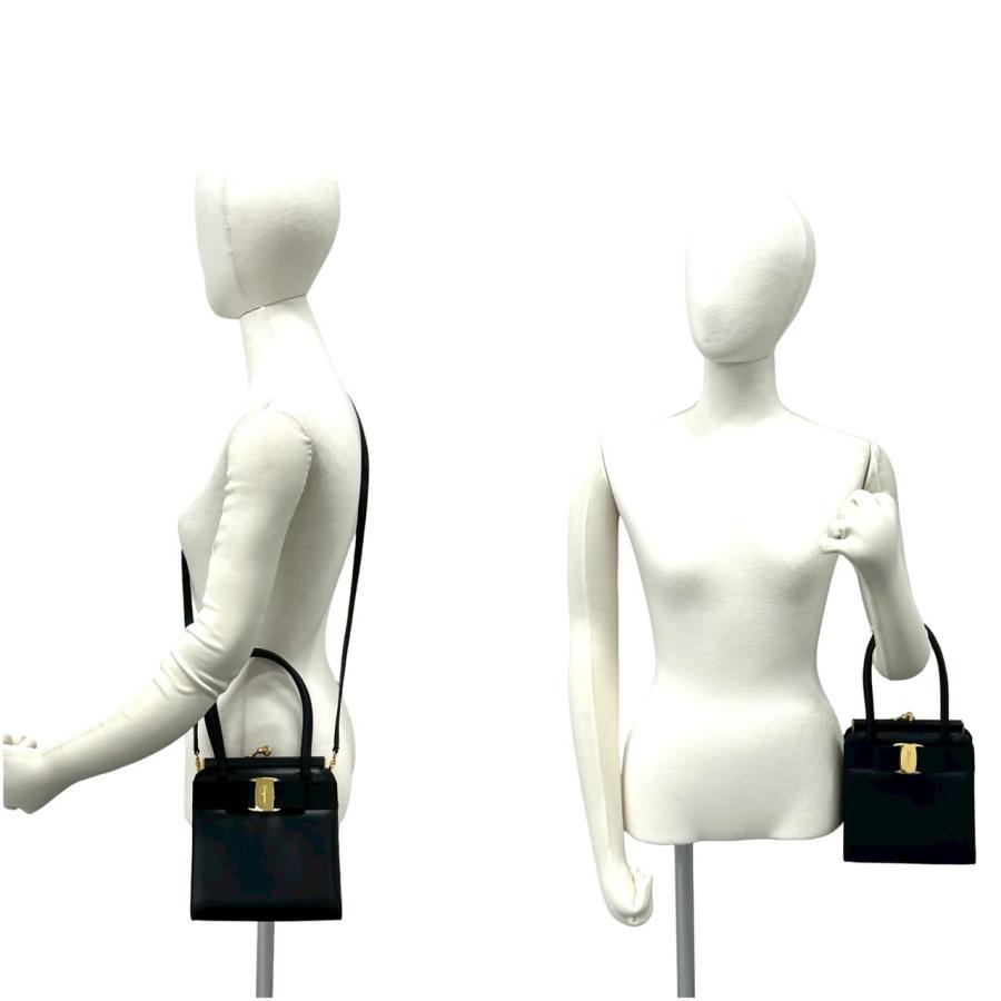 極美品● フェラガモ 2way ハンドバッグ ヴァラリボン 金具 ブラック 極 美品 Salvatore Ferragamo サルヴァトーレフェラガモ ヴァラリボン