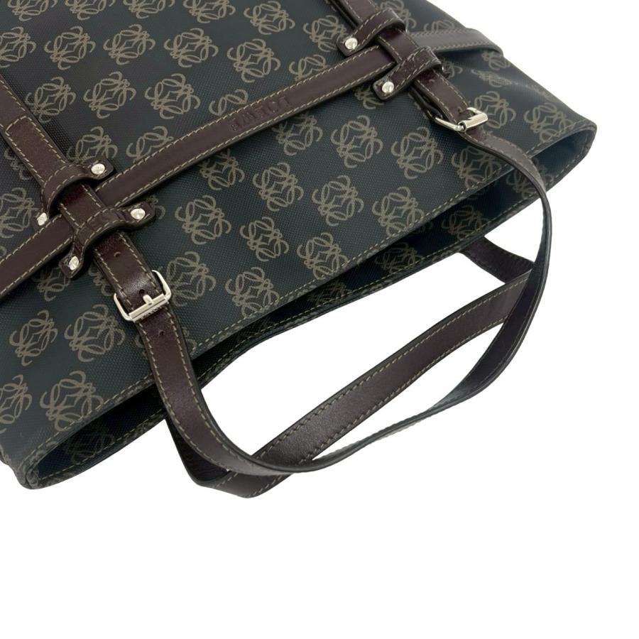 LOEWE（ロエベ） 極 美品 袋付き リピート アナグラム 柄 ロゴ 金具