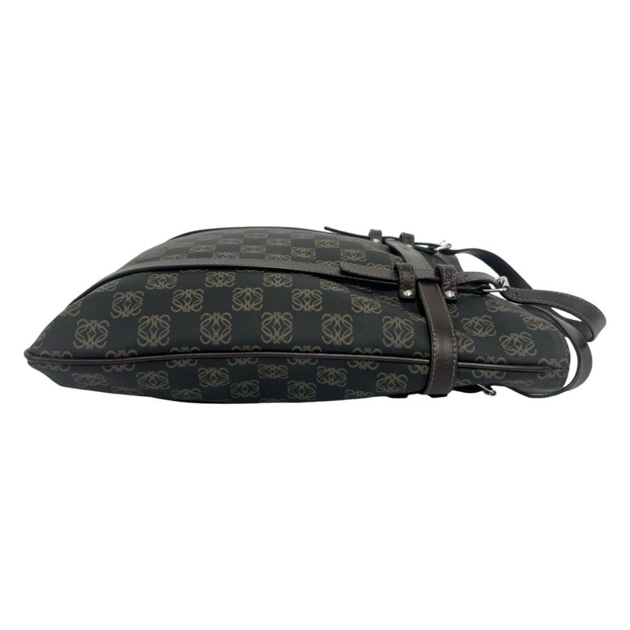 LOEWE（ロエベ） 極 美品 袋付き リピート アナグラム 柄 ロゴ 金具