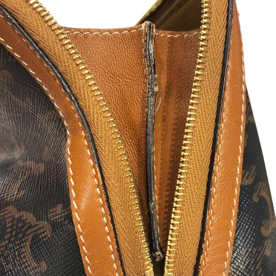 CELINE（セリーヌ） 【中古】 トリオンフ チェーン付き クラッチバッグ