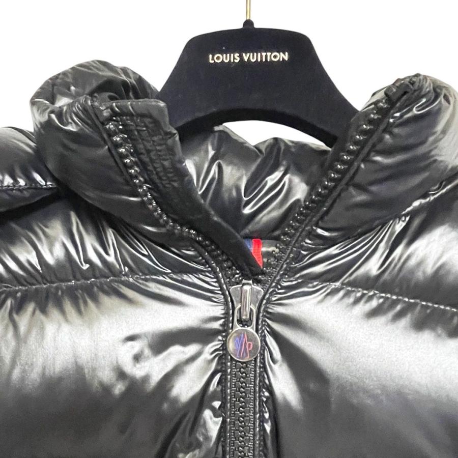 MONCLER（モンクレール） 【中古】 I20911A53600 68950 マヤ ショート