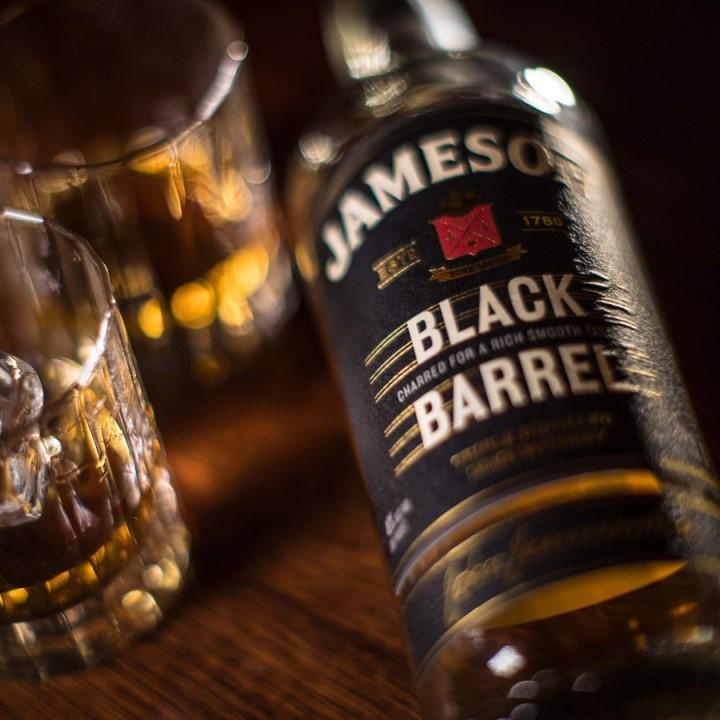ジェムソン - 貨物輸送無料 JAMESON 黒いこと・バレル 700ml×12本