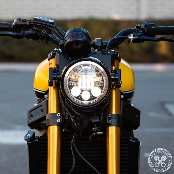 XSR900&XSR700 アップグレード ADAPTIVE(照射範囲可変)ヘッド XSR900&XSR700 アップグレード ADAPTIVE(照射範囲可変)ヘッド