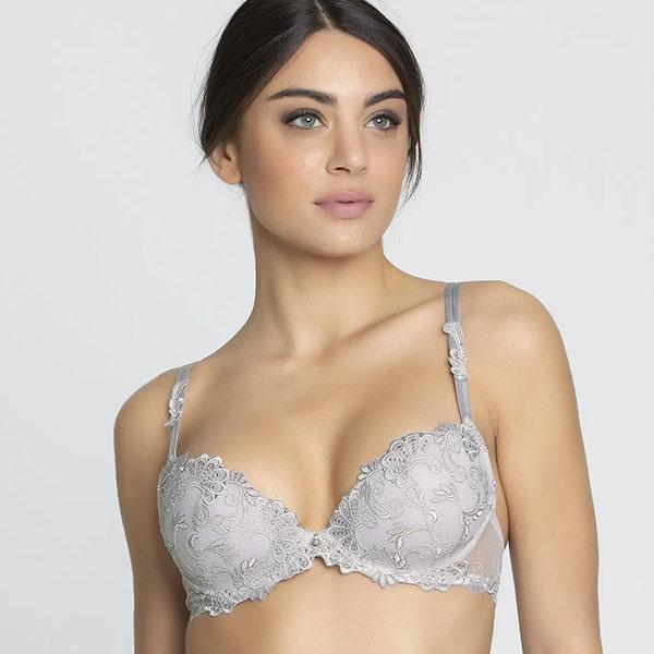 85E】モールドカップブラ 品番ACC8588 ※大きめ注意 シルバー