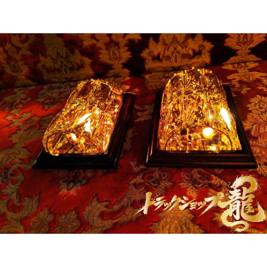 オリジナル！新品☆壁掛けシャンデリア 2個セット☆木枠土台 ゴールド