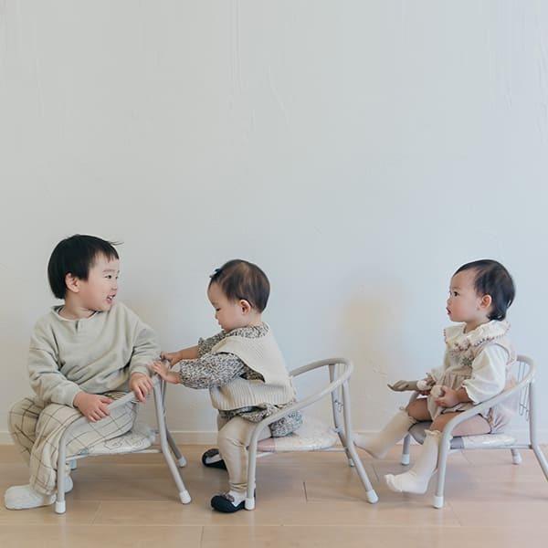 （お絵かきステッチ)名入れ無料 ベビーチェア 1歳 誕生日 男の子 女の子 椅子 音が鳴らない 豆いす ローチェア 名前入り 1歳誕生日 プレゼント 赤ちゃんの画像