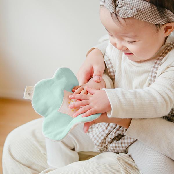 ハンカチスタイギフト3点セット おはな 出産祝いギフト ベビースタイ 内祝い プレゼント 赤ちゃん 女の子 ブランド リシュマム 2101 出産祝い名入れギフトのリシュマム ヤフー店 通販 Yahoo ショッピング