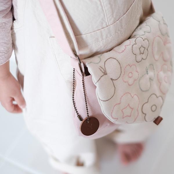 正規品直輸入 イニシャル入りキッズショルダー お絵かきステッチ キッズ バッグ ショルダーバッグ 誕生日祝い 1歳誕生日 プレゼント 男の子 女の子 1歳 Supplystudies Com