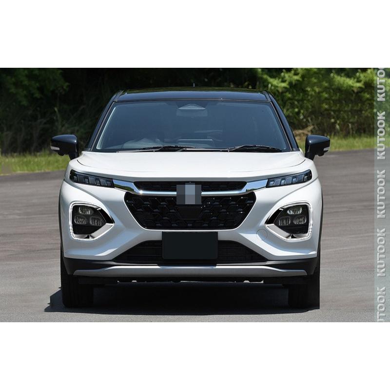 パーフェクトクオン　ヘッドライトガーニッシュ UD17パーフェクトクオン ヘッドライトガーニッシュ : K's