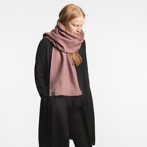 Pleece Long scarf(プリース・ロングスカーフ）マフラー ピンク DESIGN HOUSE stockholmデザインハウス ストックホルム)｜little｜02