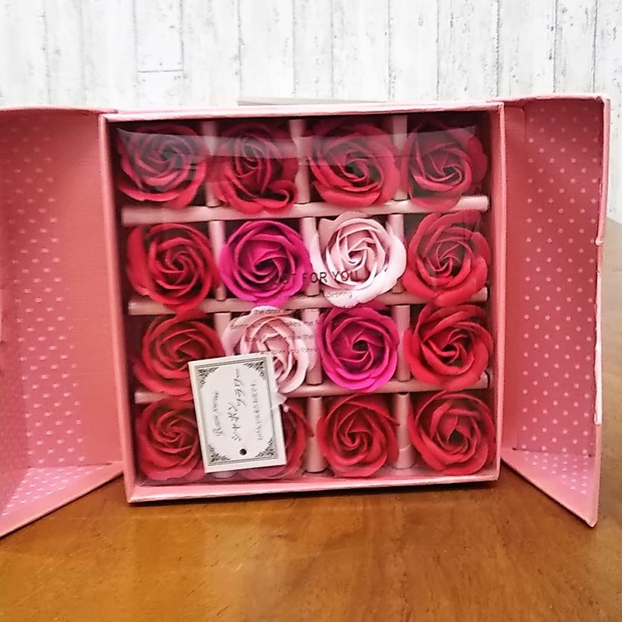 ソープフラワーのハートボックス　ピンク |  | 01