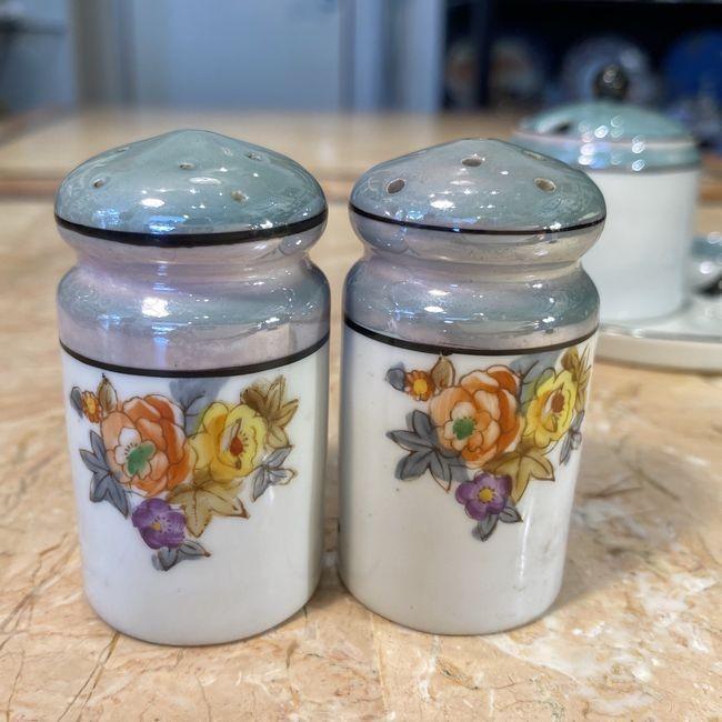 ぽ*ぅ様 オールドノリタケ調味料入れNoritakeソルト&ペッパー ノリタケ オールドノリタケ 花模様 ソルト&ペッパー シュガーポット