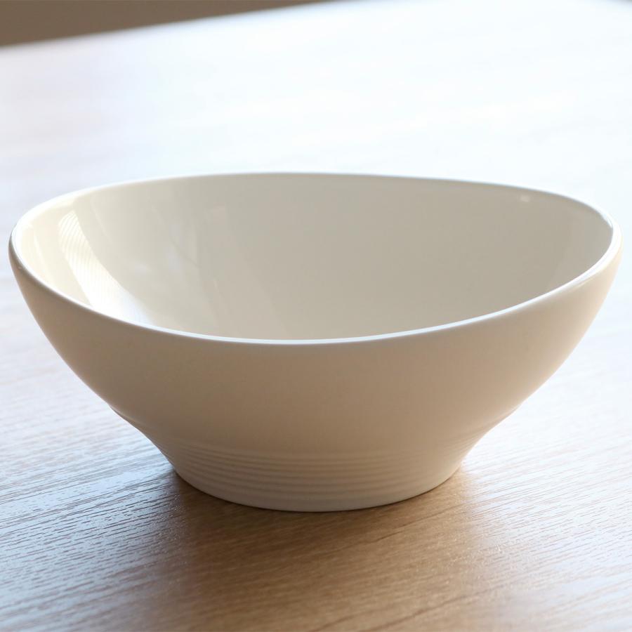 黒い陶器の深いボウル 黒い陶器の深いボウル 炻器 (せっき) Bowl S - SyuRo (シュロ) 通販