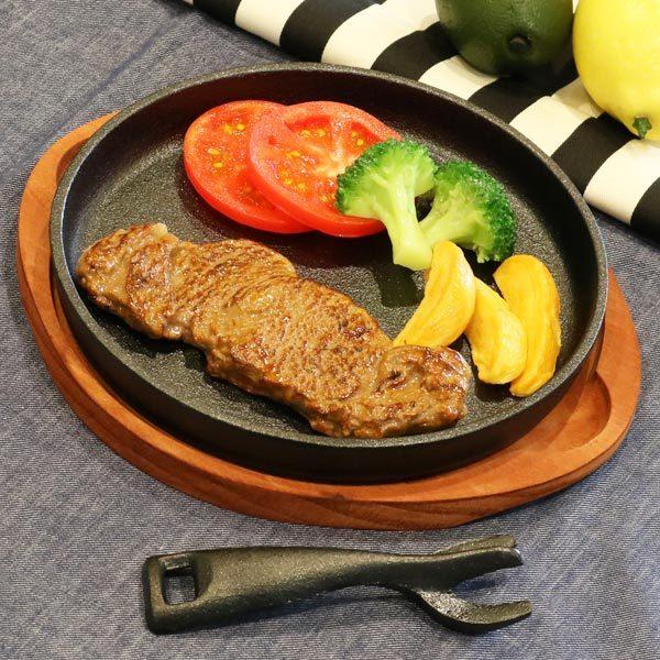鉄板 ステーキ皿 21cm 鉄鋳物製 木製プレート付き ハンドル付き 鉄板 ステーキ皿 21cm 鉄鋳物製 木製プレート付き ハンドル付き